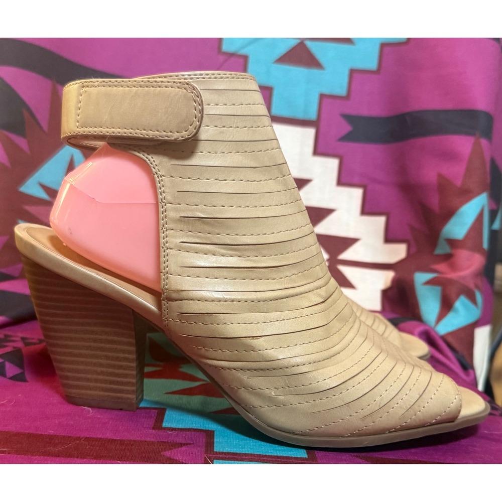 White Mountain Phoenix Tan Beige Peep Toe Block Heel Booties Sandals Women 11M